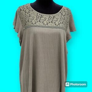 TORRID 2 (2X-18-20) short sleeve top, olive color, lace, tie in back by neck